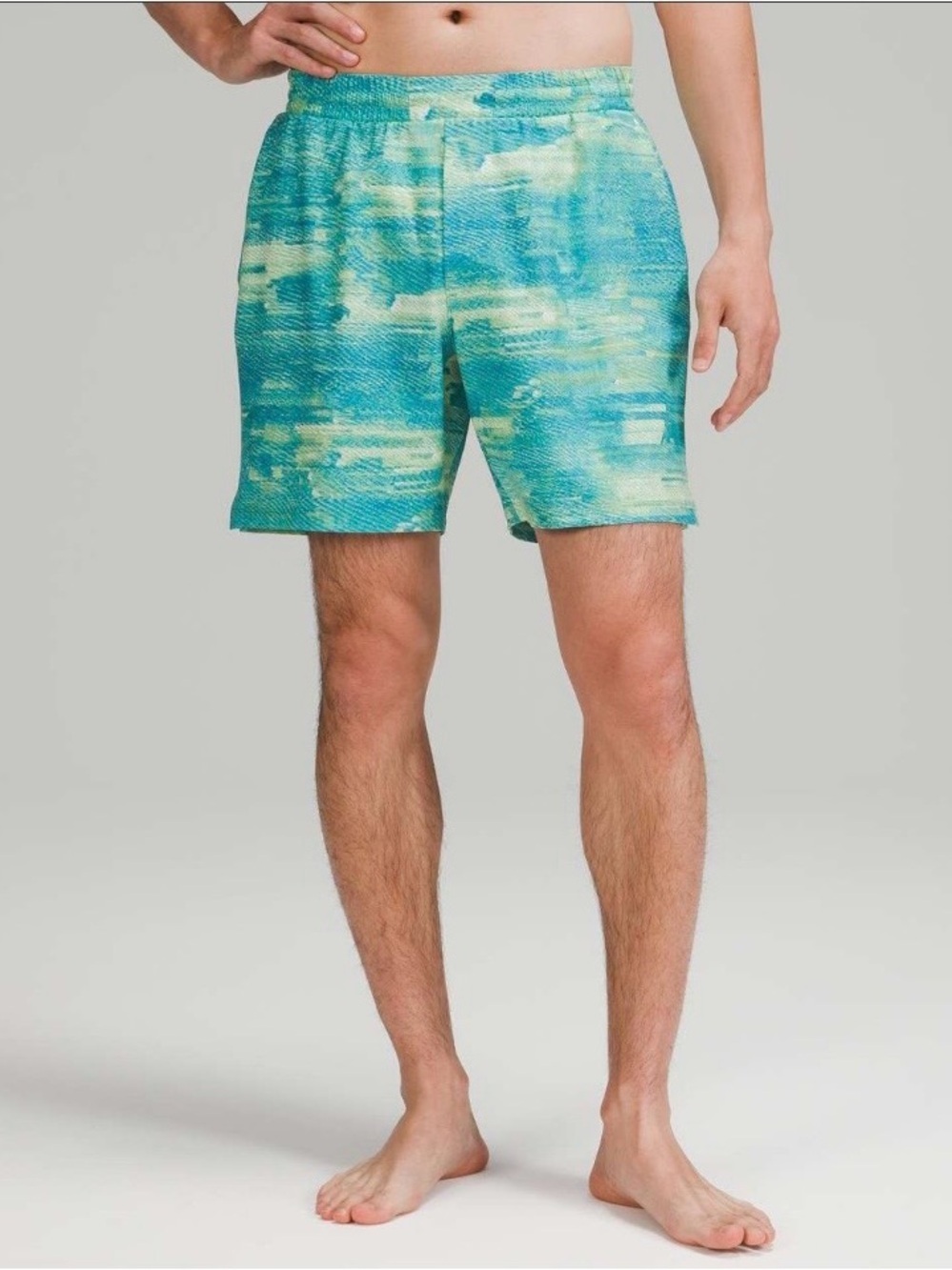 Lululemon Channel Cross Swim Short *7"
Pixel Shift Hawaiian Blue Multi small